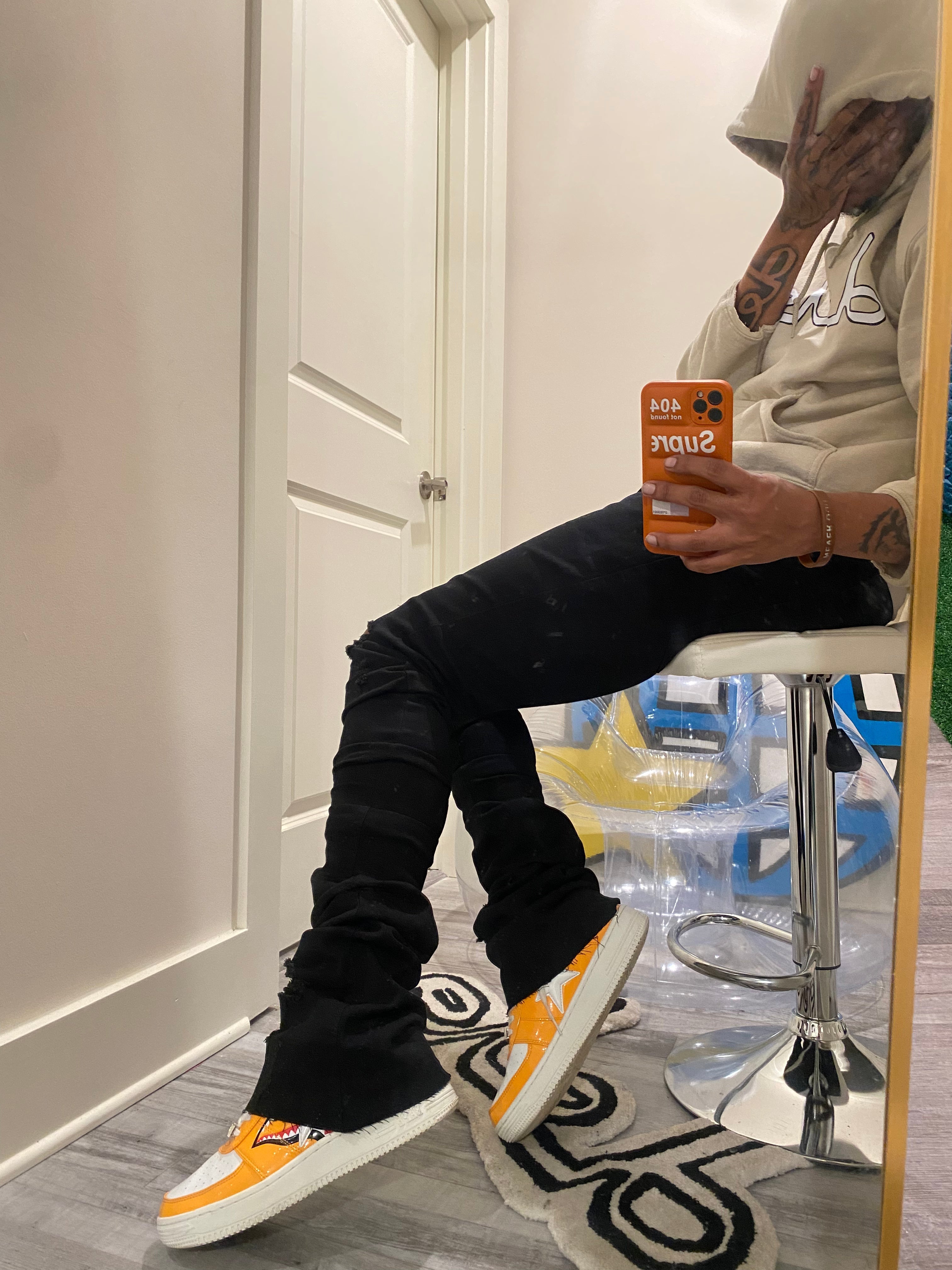 BLACK DISTRESSED EXTENDO DENIM